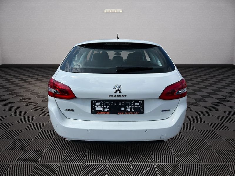 Peugeot 308 (2016) 1.2 Turbo 81kw - fotka 6 z 21