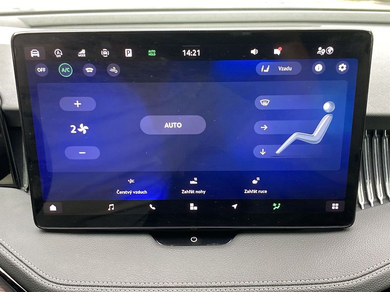 Škoda Superb (2024) 2.0 TDI 4x4 DSG L&K - fotka 15 z 41
