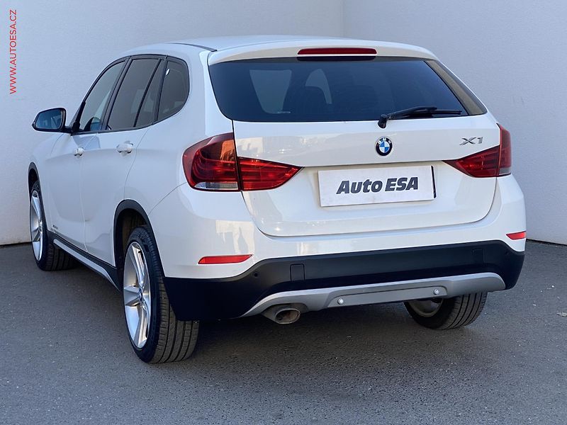 BMW X1 (2013) 2.0d xDrive18d, ČR, AT, park - fotka 6 z 15