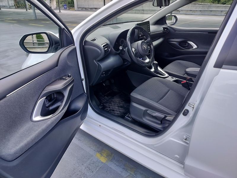Toyota Yaris 1.5 Hybrid - fotka 9 z 27