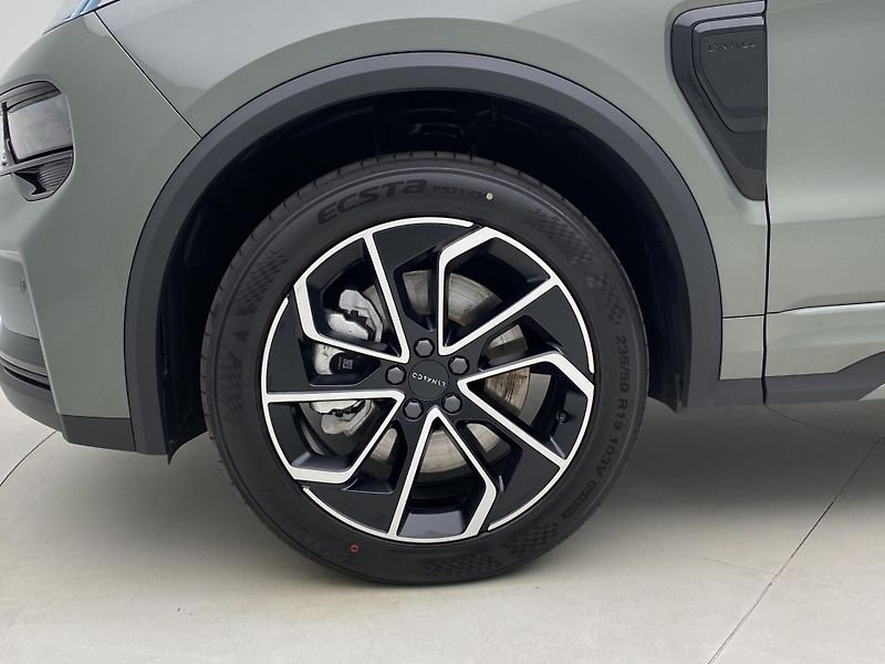 Lynk & Co 01 (2025) CORE PHEV AUT CZ 1.maj - fotka 19 z 95
