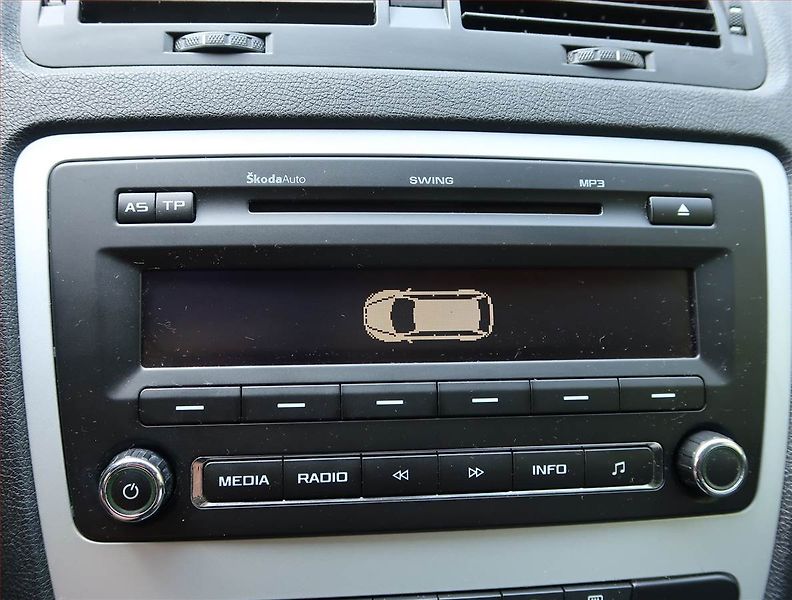 Škoda Octavia (2010) 1.6 TDI, Serv.kniha - fotka 17 z 18