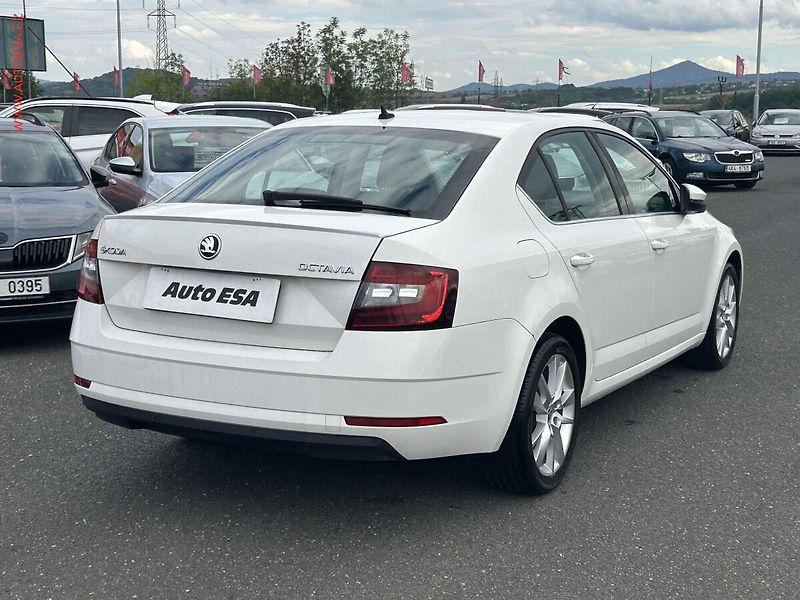 Škoda Octavia (2018) 1.8 TSi, 1.maj,ČR, Elegance - fotka 4 z 19