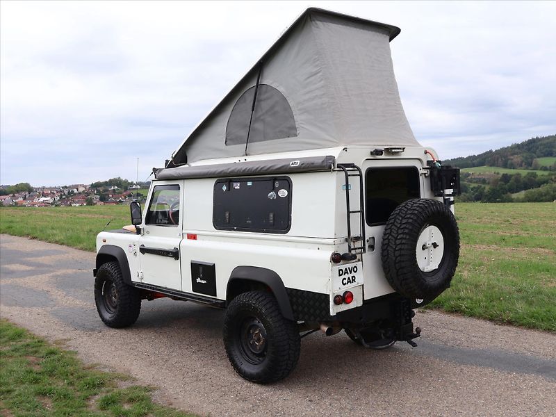 Land Rover Defender 2,5 110 Hard Top - fotka 13 z 40