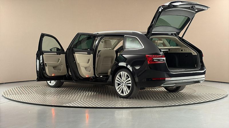Škoda Superb 2.0 TDI DSG 4x4 L&K Combi - fotka 7 z 36