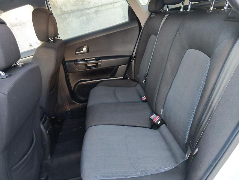 Kia Ceed (2010) 1.6D/85kW, automat, výhřev, AC - fotka 12 z 24