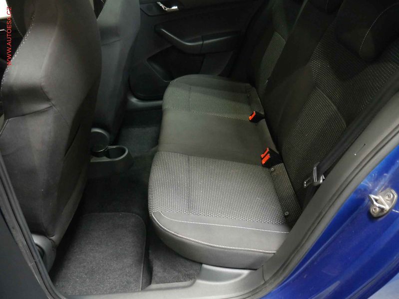Škoda Rapid (2014) 1.2TSI, 1.maj, Xenon - fotka 10 z 18