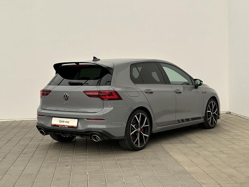 Volkswagen Golf 2.0 GTI  PERFORMANCE - fotka 2 z 29