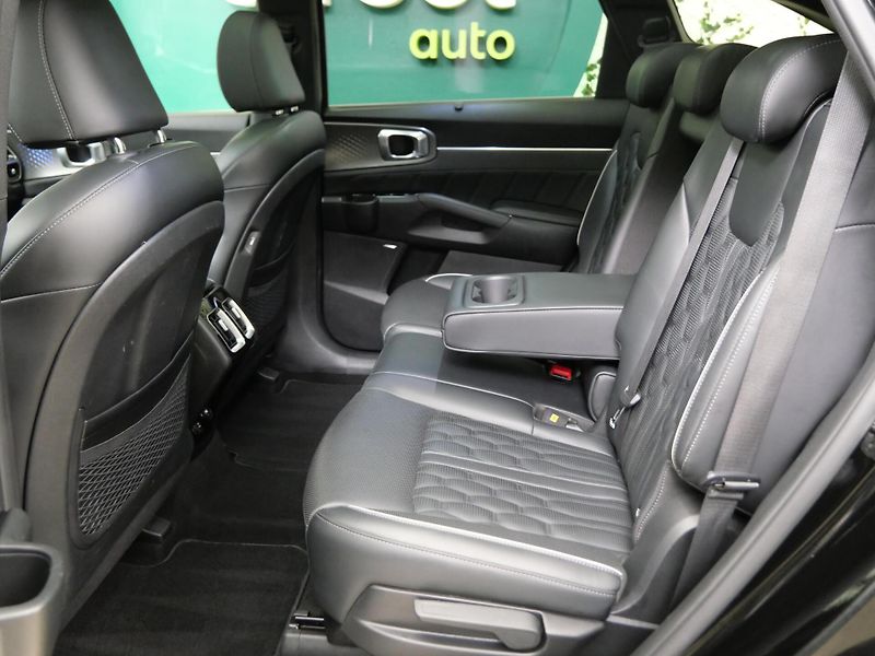 Kia Sorento - fotka 24 z 27