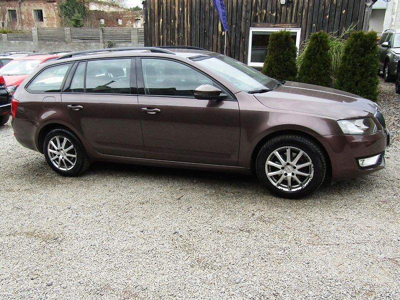 Škoda Octavia (2013) 1.2 TSI 77kW - fotka 8 z 36