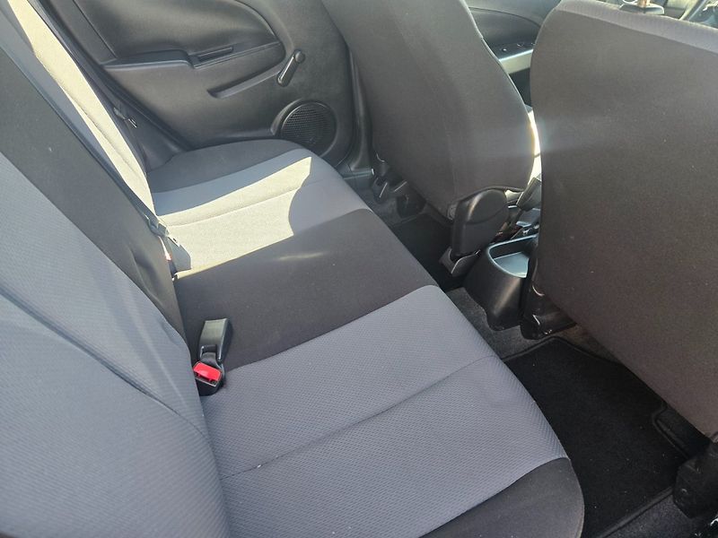 Mazda 2 (2010) 1.3 i Klima - fotka 13 z 21
