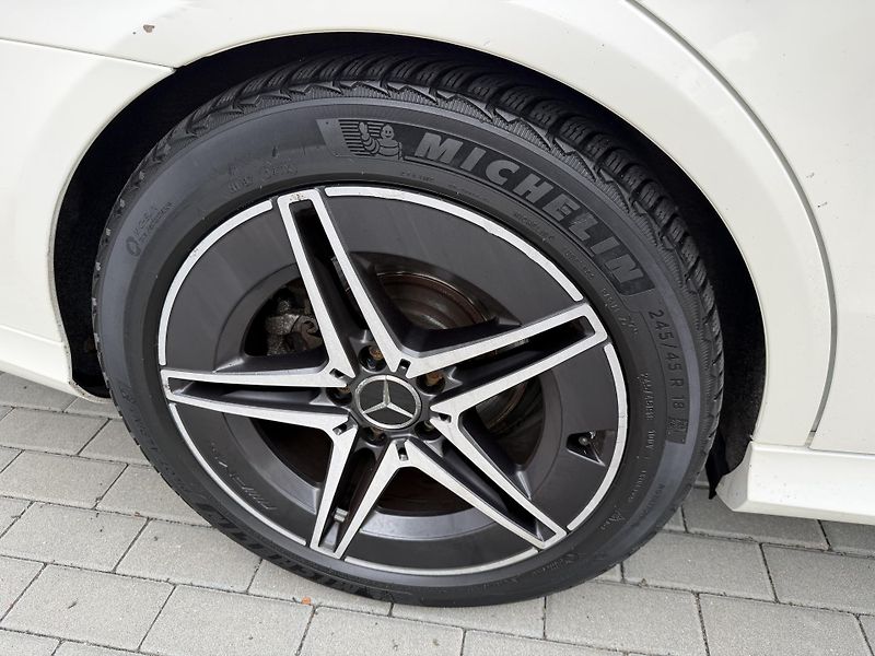 Mercedes-Benz Třídy E (2014) E 350CDI 4MATIC AMG  - fotka 10 z 25