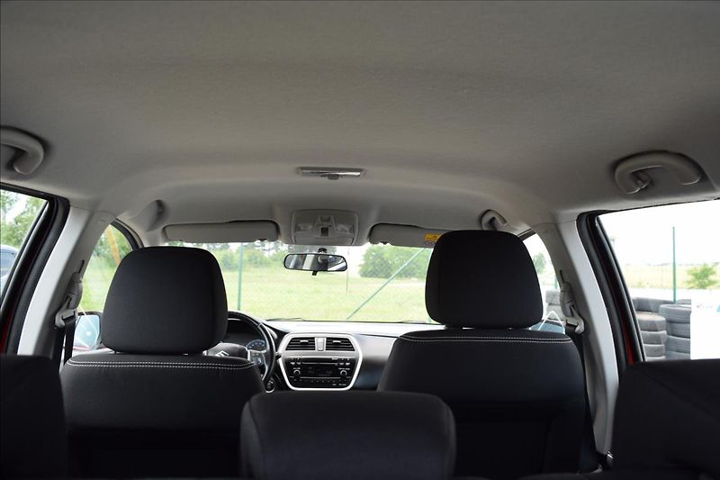 Suzuki SX4 S-Cross 1,6 D 88KW NOVÁ STK TAŽNÉ 4X4 - fotka 22 z 49