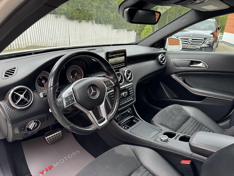 Mercedes-Benz Třídy A A220d-125KW-4M-AMG-ČR-H&K - fotka 10 z 26