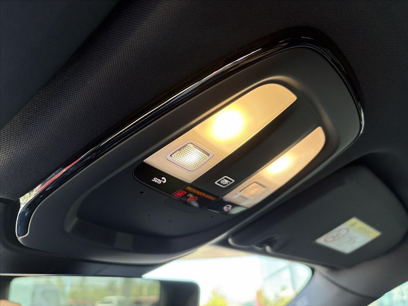 Volvo XC60 2,0   B4 AWD Dark PLUS - fotka 20 z 32