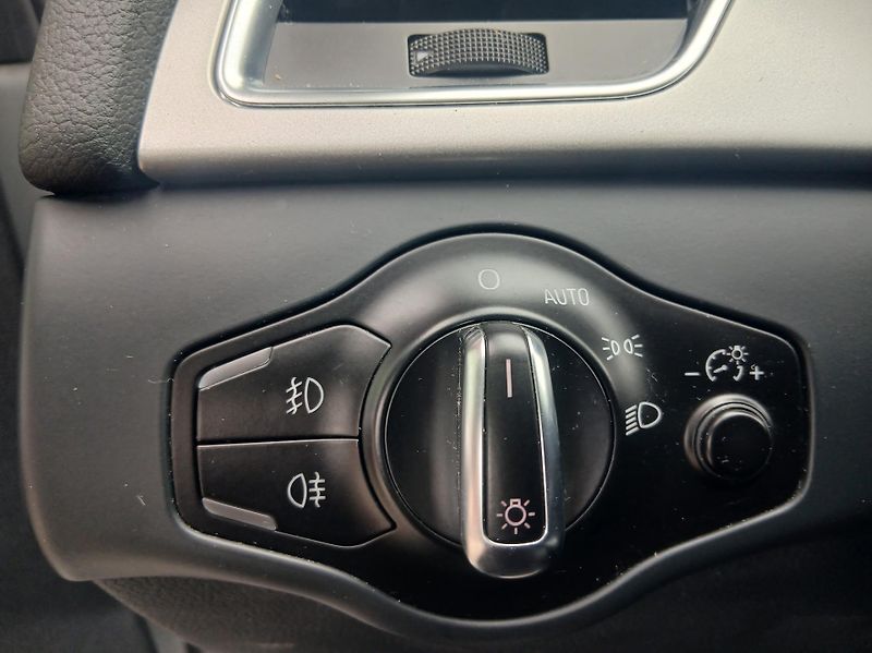 Audi A4 1.8 TFSi S-line - fotka 17 z 31