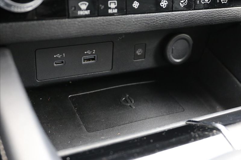 Mitsubishi Outlander 2,4 7míst, intense - fotka 47 z 70
