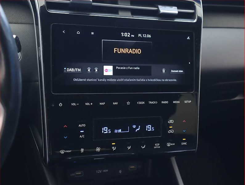 Hyundai Tucson (2021) 1.6 CRDi 48V MHEV - fotka 12 z 21