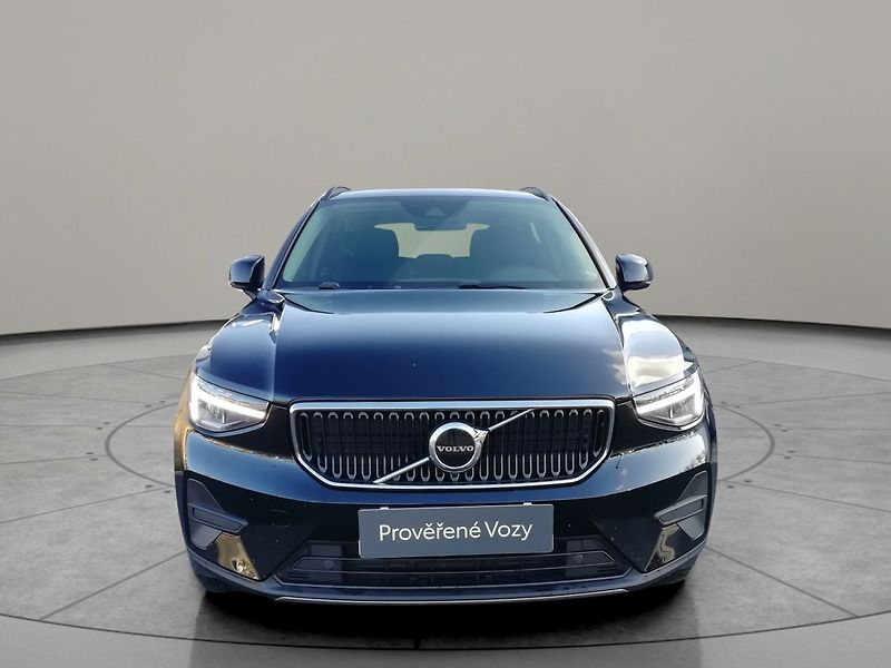 Volvo XC40 T2 1,5 FWD Essential 95 kW - fotka 4 z 18