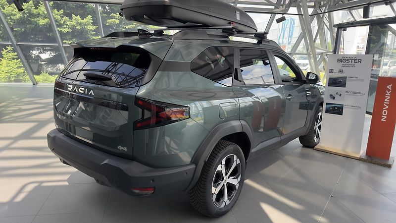 Dacia Bigster (2026) Journey Hybrid-G 150 4x4 - fotka 6 z 19