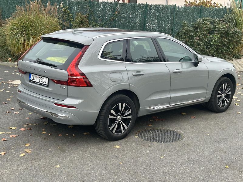 Volvo XC60 (2025) T6 RECHARGE PHEV 4WD ČR 1.maj  - fotka 19 z 46