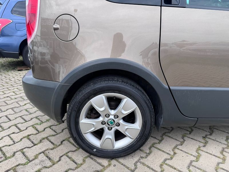 Škoda Roomster (2012) SCOUT 1,6 TDI 66 KW BELGIE STK - fotka 15 z 50