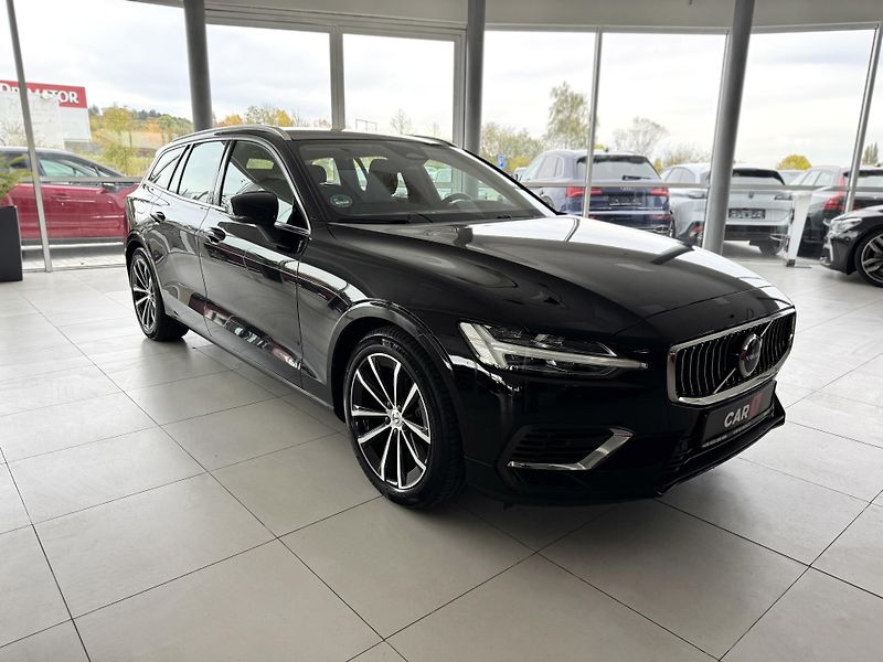 Volvo V60 T6 AWD*Recharge*KeyLess*Tažné - fotka 4 z 39