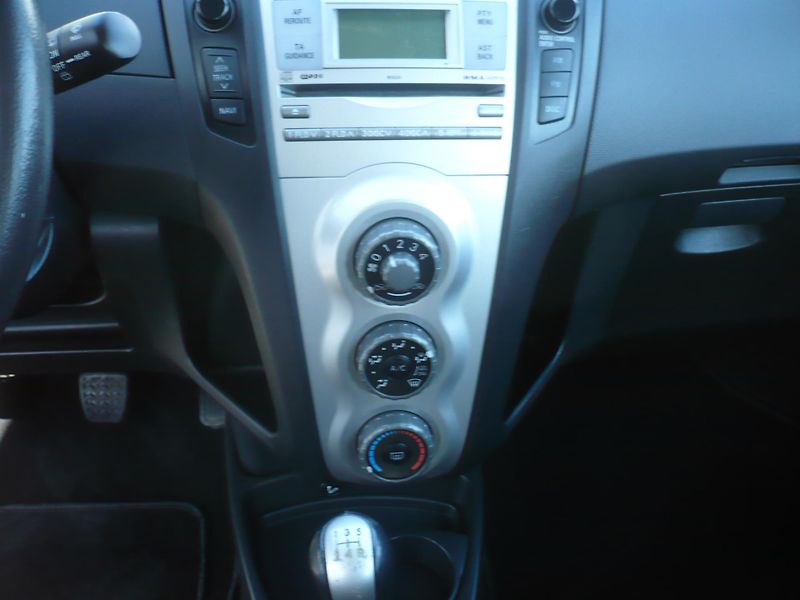 Toyota Yaris 1.0i 51Kw Klimatizace - fotka 11 z 25