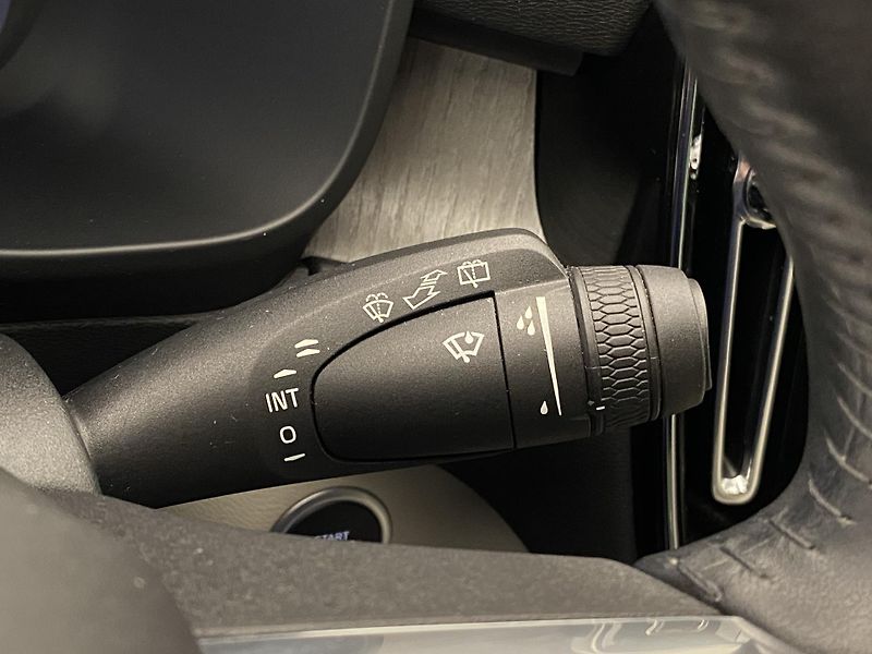 Volvo XC40 D4 AWD INSCRIPTION REZERVACE - fotka 22 z 44