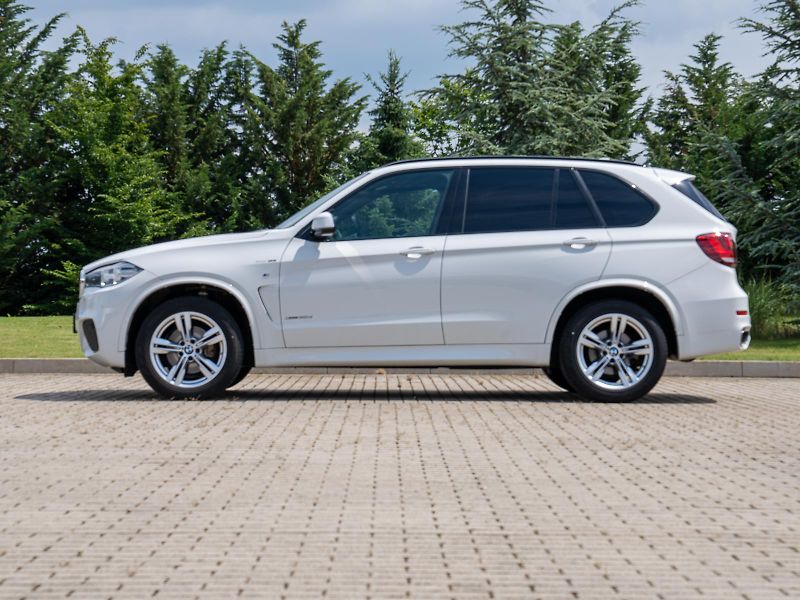 BMW X5 xDrive30d (F15) M Sport Paket - fotka 6 z 29