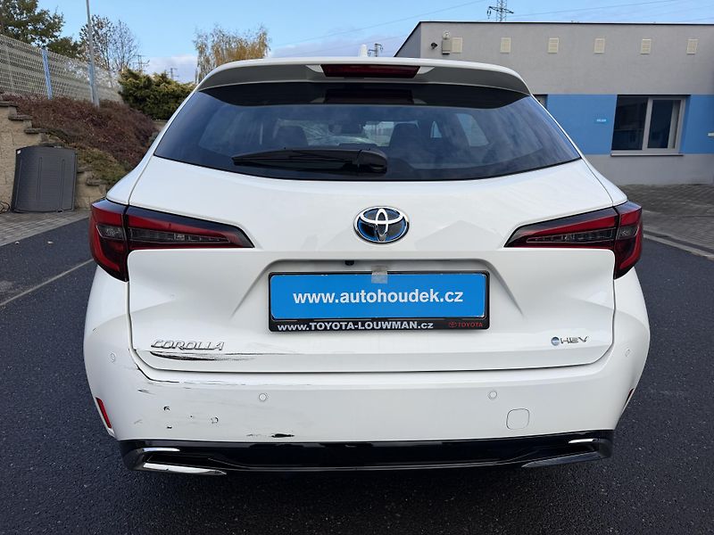 Toyota Corolla Kombi 1,8i hybrid automat  - fotka 4 z 19