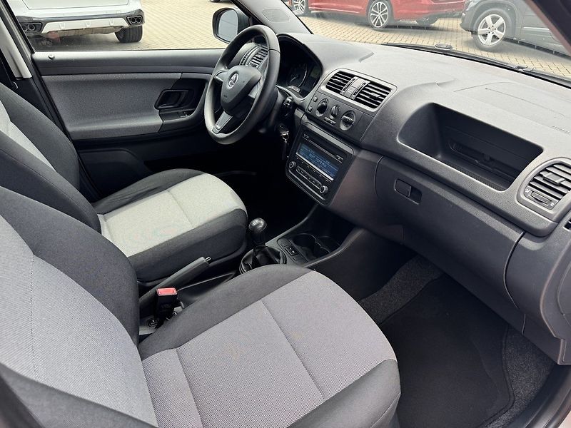 Škoda Fabia (2014) 1.2HTP Active Klima Tažné Z. - fotka 12 z 49