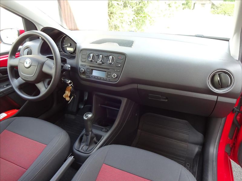 Škoda Citigo 1.0 MPi 44kW 26 000KM - fotka 28 z 40