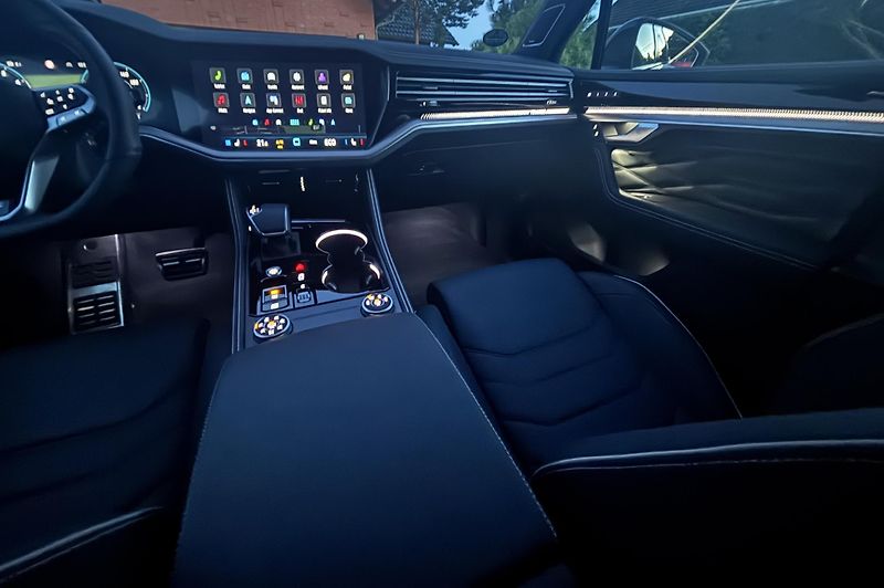 Volkswagen Touareg (2024) 3.0 Tsi,R-Line,tažné,nez top - fotka 25 z 26