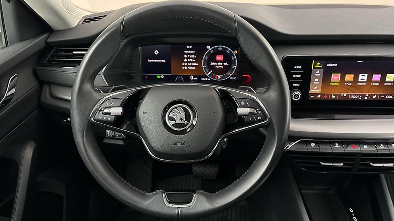 Škoda Octavia 2.0 TDI DSG Ambition - fotka 9 z 23