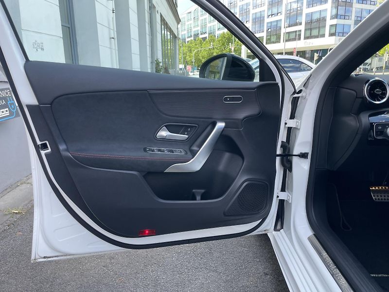 Mercedes-Benz Třídy A 200 AMG - fotka 10 z 27