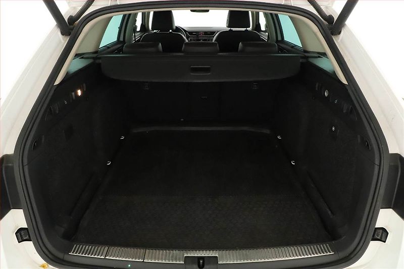 Škoda Superb (2017) Laurin&Klement 2.0 TDI, Kůže - fotka 10 z 25