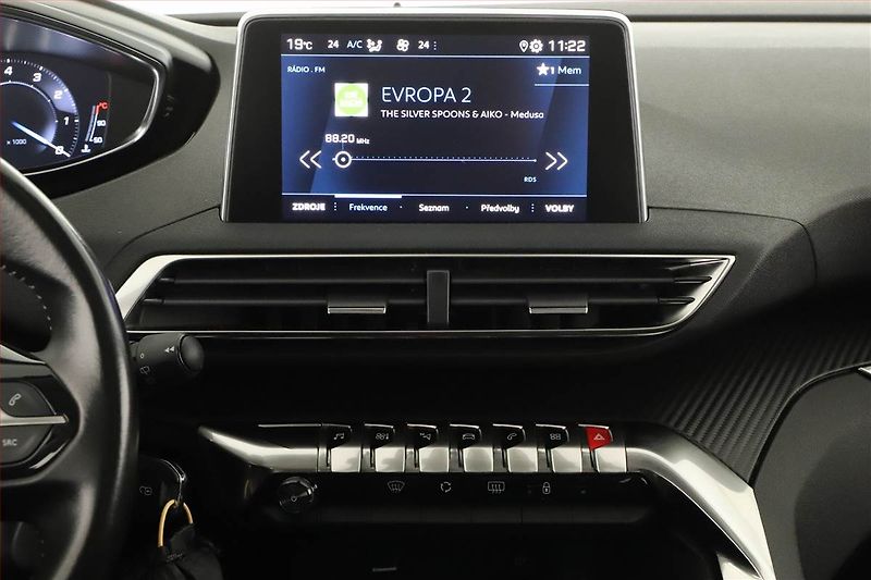 Peugeot 3008 (2019) 1.2 PureTech, Serv.kniha - fotka 11 z 20