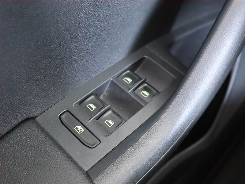 Škoda Octavia (2013) 2.0 TDI, Tempomat - fotka 15 z 19