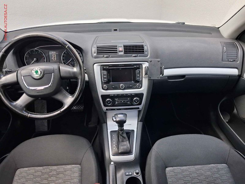Škoda Octavia (2010) 1.2 TSI, Ambiente, DSG - fotka 8 z 18