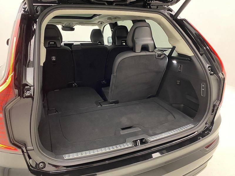 Volvo XC90 (2026) T8 AWD Plug-in DARK ULTRA - fotka 23 z 75