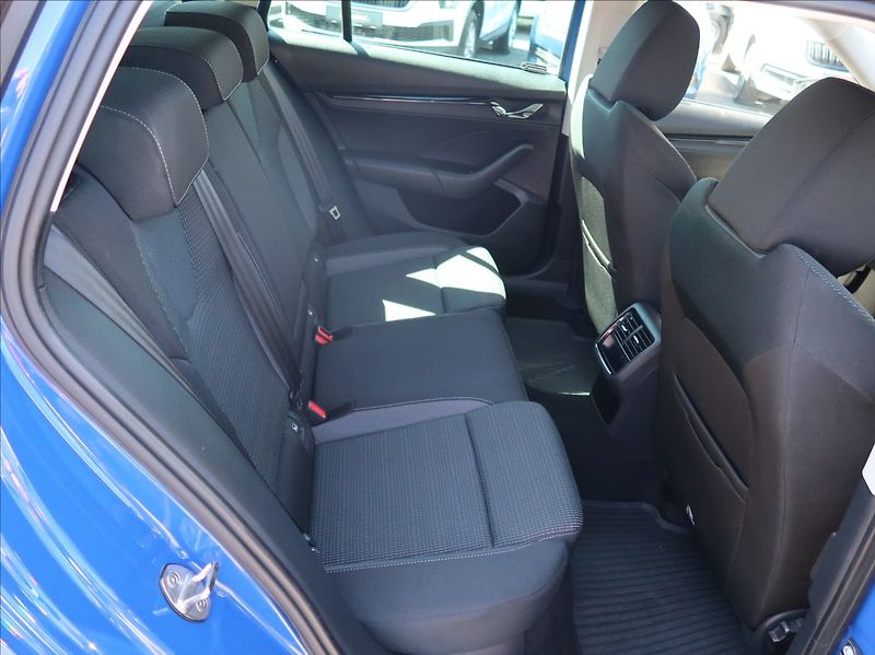 Škoda Octavia 2,0 TDi,110kW,DSG,Serv.k.,DPH - fotka 19 z 28