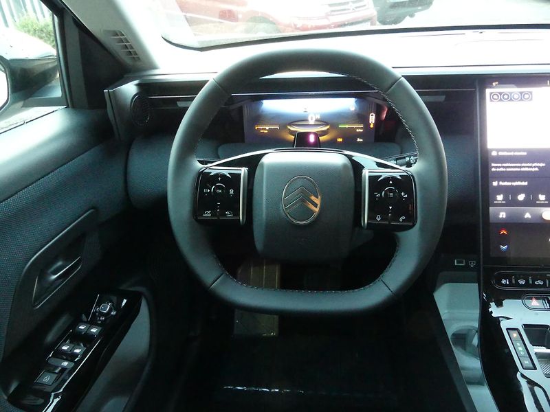 Citroën C5 Aircross (2026) PLUS Hybrid 145k Automatic - fotka 12 z 20