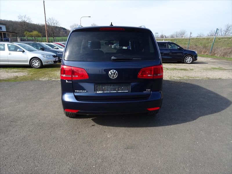 Volkswagen Touran 1,2 TSi 77 kW - fotka 8 z 33