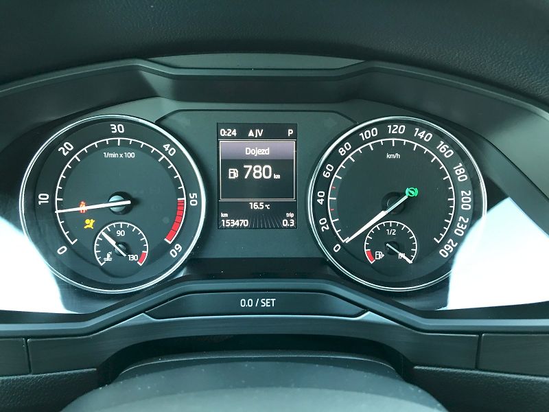 Škoda Superb (2017) GRT STY TD 140/2.0 A6F - fotka 18 z 27