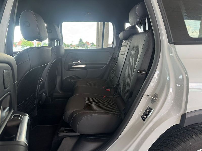 Mercedes-Benz GLB D 4MATIC - fotka 13 z 21
