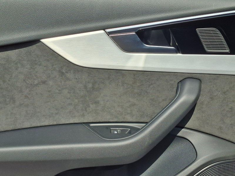 Audi S4 (2020) 3.0TDI 255kW ČR-HUD-B.O. - fotka 35 z 40