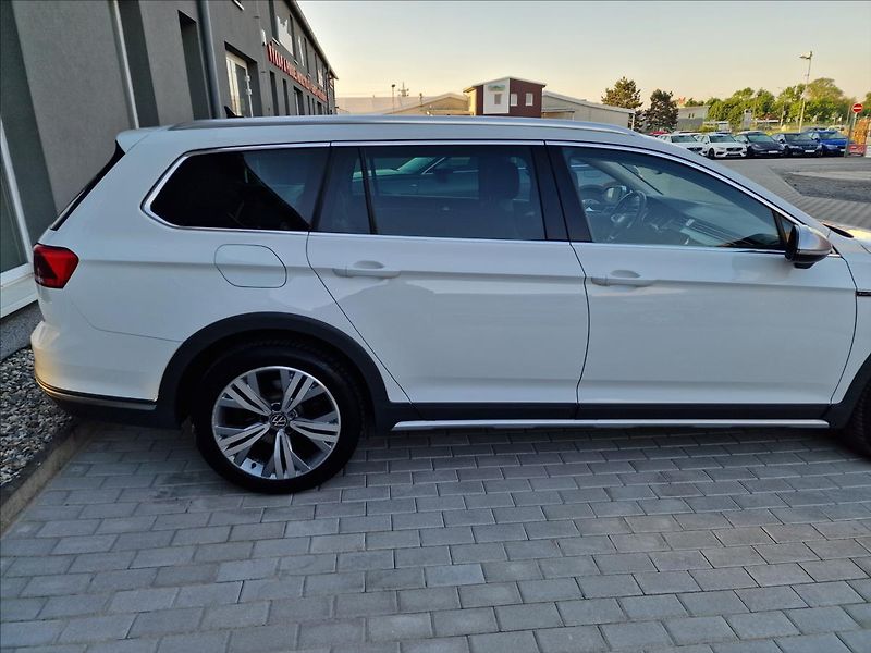 Volkswagen Passat 2.0TDI 147kW DSG Alltrack, ČR - fotka 42 z 50