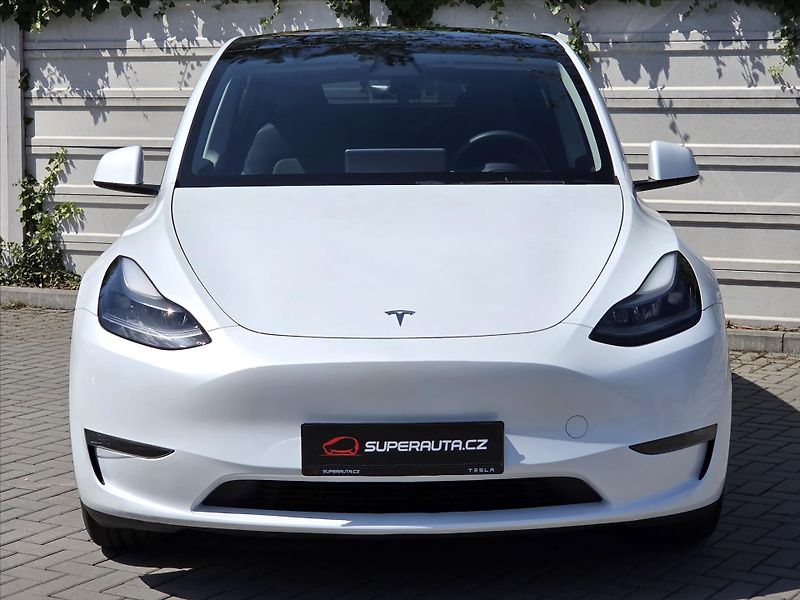 Tesla Model Y LR 4x4 Tažné z. SoH 93.4% 1.ma - fotka 2 z 21