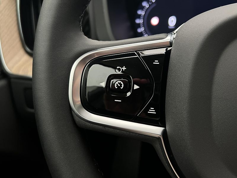 Volvo XC60 (2026) T6 AWD PLUS BRIGHT AUT - fotka 21 z 47